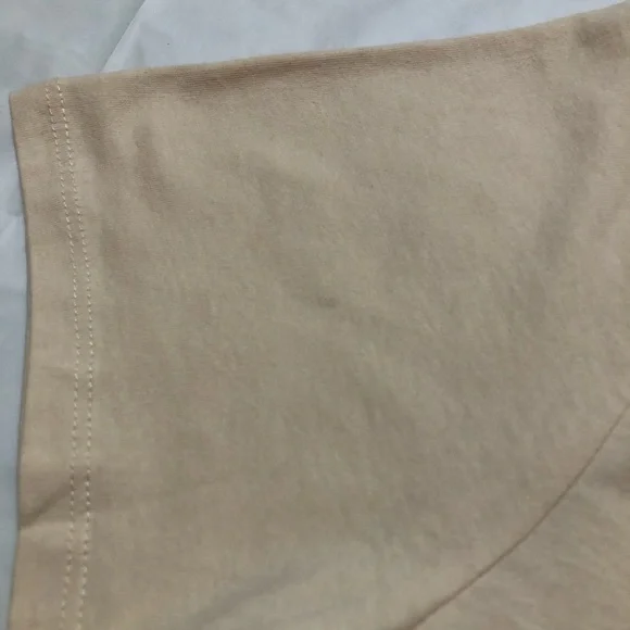 NWT Disney Minnie Mouse Women’s Short Sleeve Brazilian Sand Graphic Tee S - Picture 7 of 9